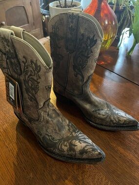 Ariat Taupe and Black Embroidered Western Heeled Boots